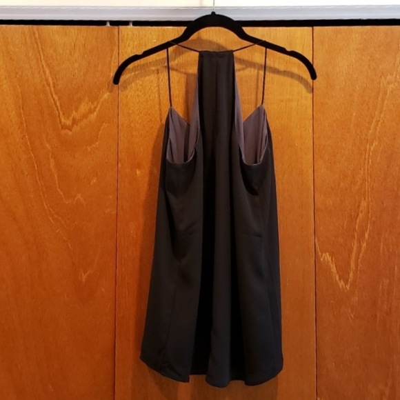 Express Reversible V-Neck Tank Top - Picture 2 of 5